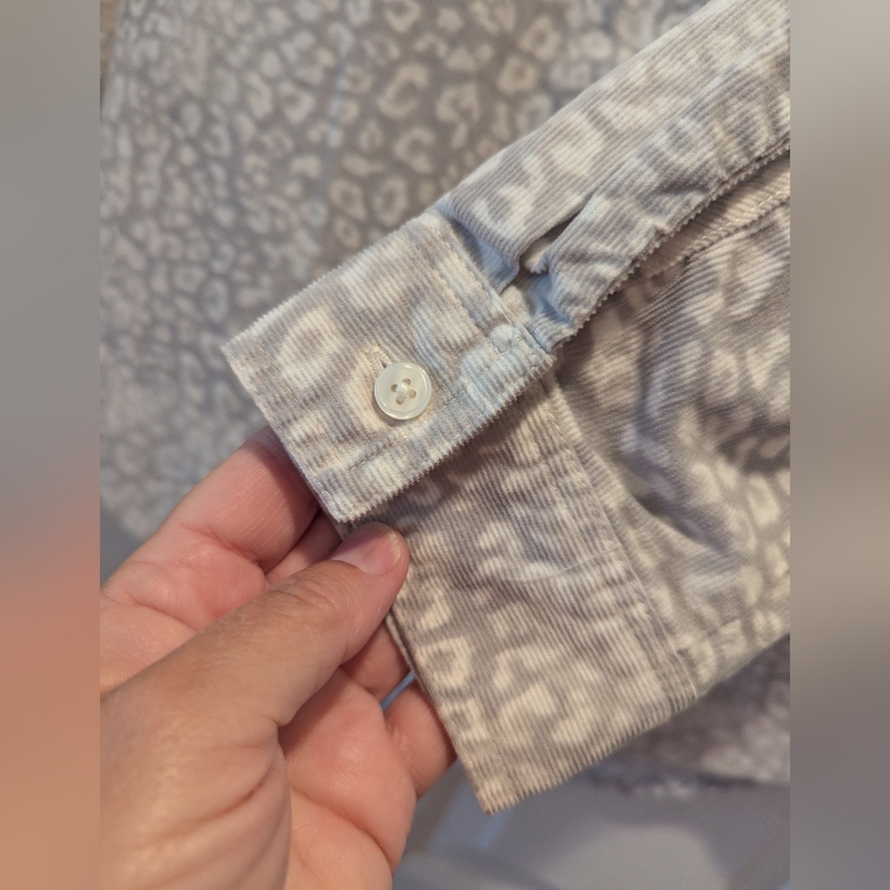 Chico's women's grey white leopard print long slv flannel button shirt Size 2 *L - Picture 6 of 11